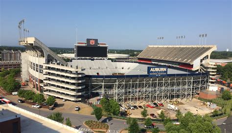 Auburn football currently holds onto a top five transfer portal recruiting class in the nation. . Auburn forum football